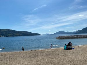 しまなみ海道〜伯方島
娘ははじめてのソフトクリームを食べて『おでこいたーい...