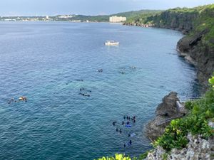 2日目午後は古宇利島→万座毛→真栄田岬などを廻り、夜は国際通りにある「島唄...