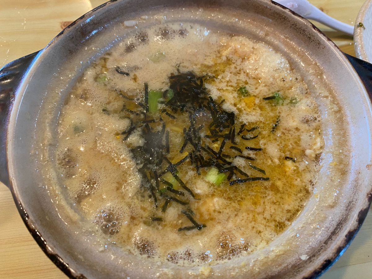 高知の地元グルメといえば鍋焼きラーメン！
だるまさんで頂きました！

締め...