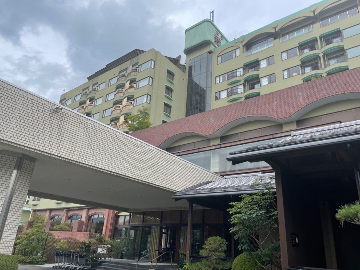 宿泊は富士山温泉。庭園が美しい旅館でした。