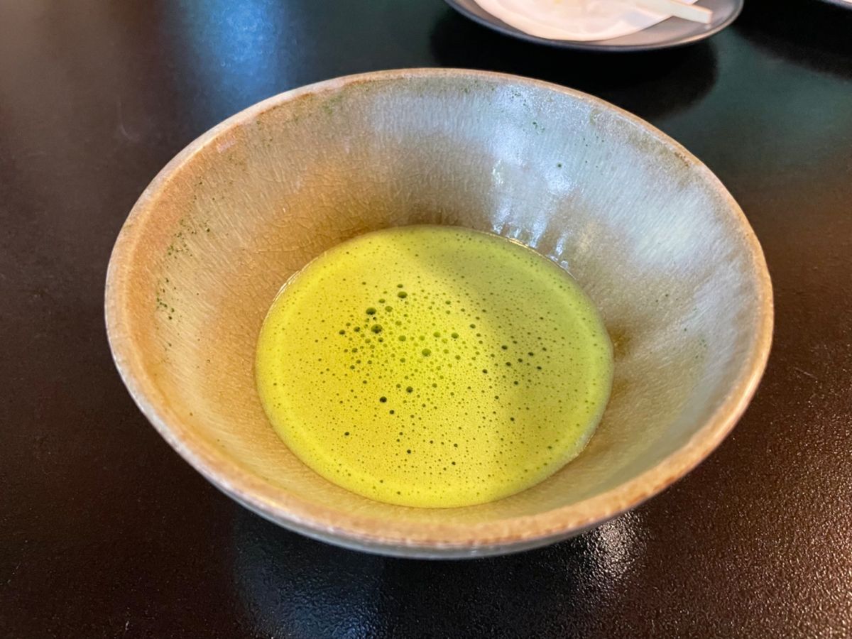 宿泊は富士山温泉。庭園が美しい旅館でした。