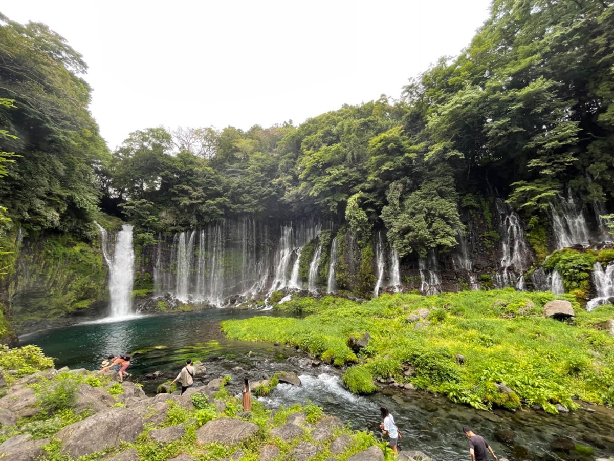 白糸の滝。とても暑い日でしたが、滝周辺はとても涼しい。