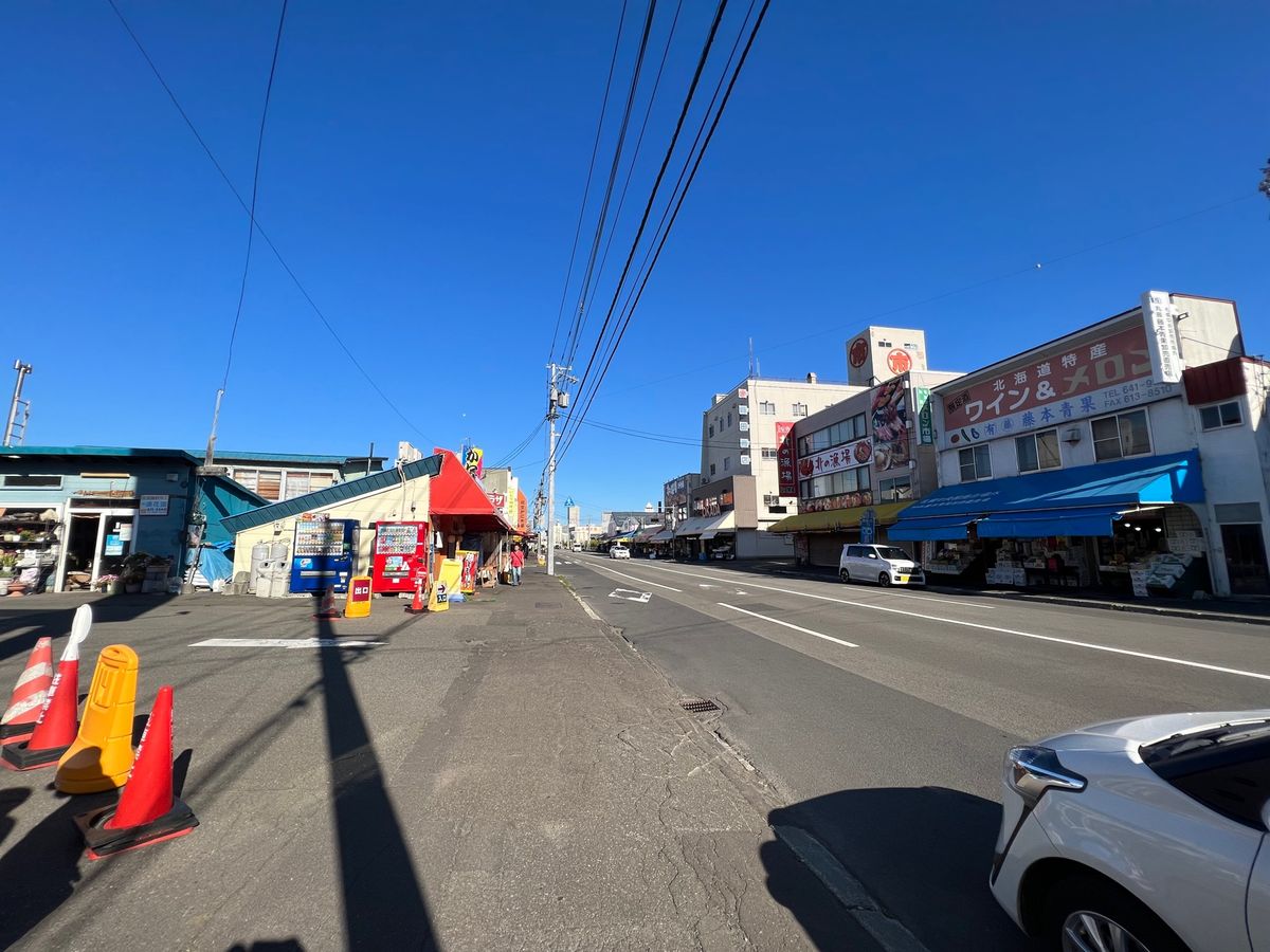 札幌場外市場で朝ごはん
昨夜食べれなかった海鮮を食べる

多分10年ぶりか...