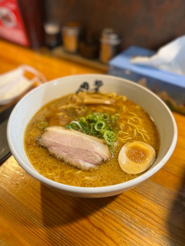 日本・北海道「北海道増毛町でキャンプ！」の写真：増毛町「麺屋　田中商店」の海老味噌ラーメ...