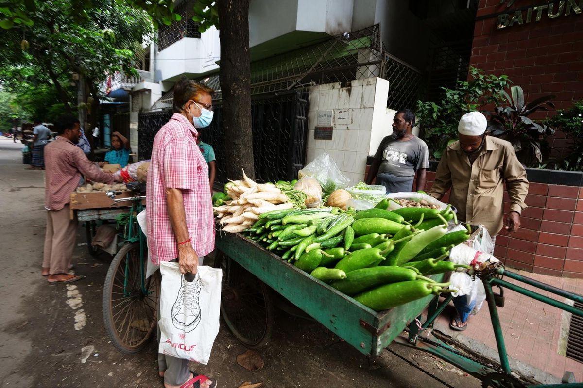 中規模の商業施設。ショッピングモールはない