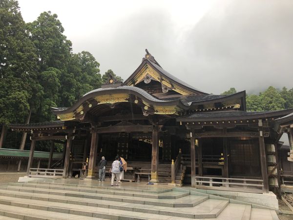 日本・新潟県「弥彦神社」の写真