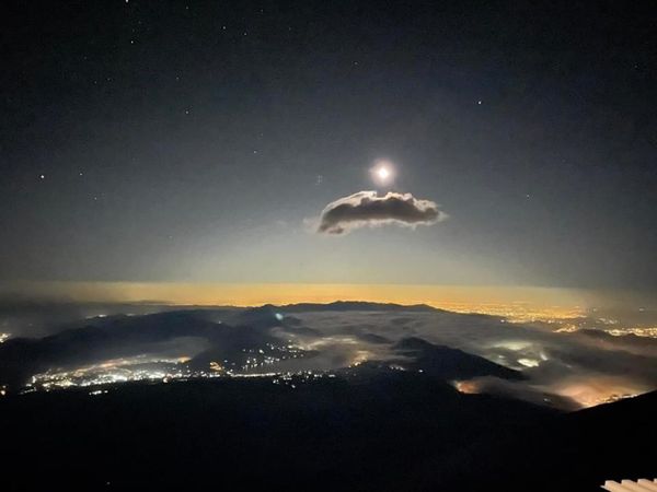 日本・山梨県「富士山登頂」の写真：蓬莱館宿泊