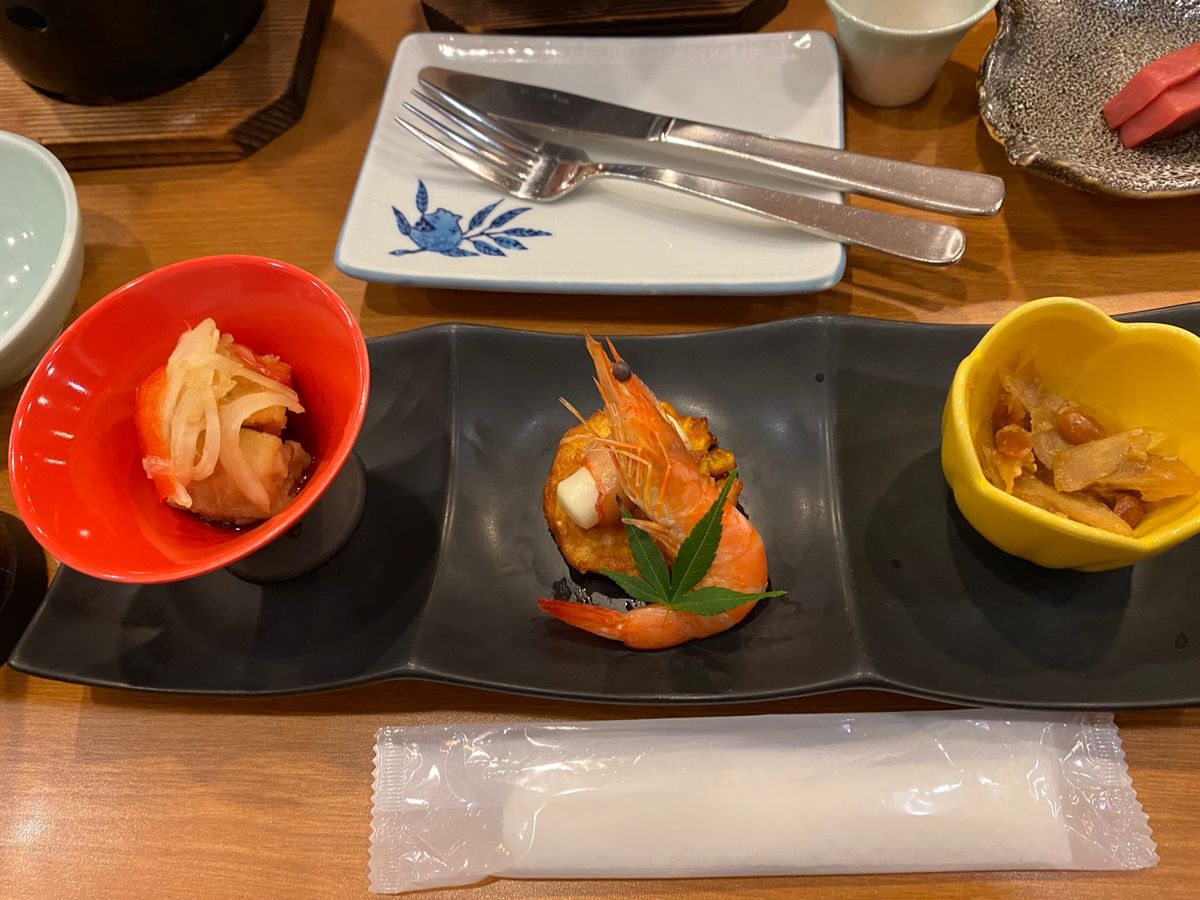 京急ホテル観潮荘夕飯その2
煮魚
お刺身
天ぷら
などどれも美味😆