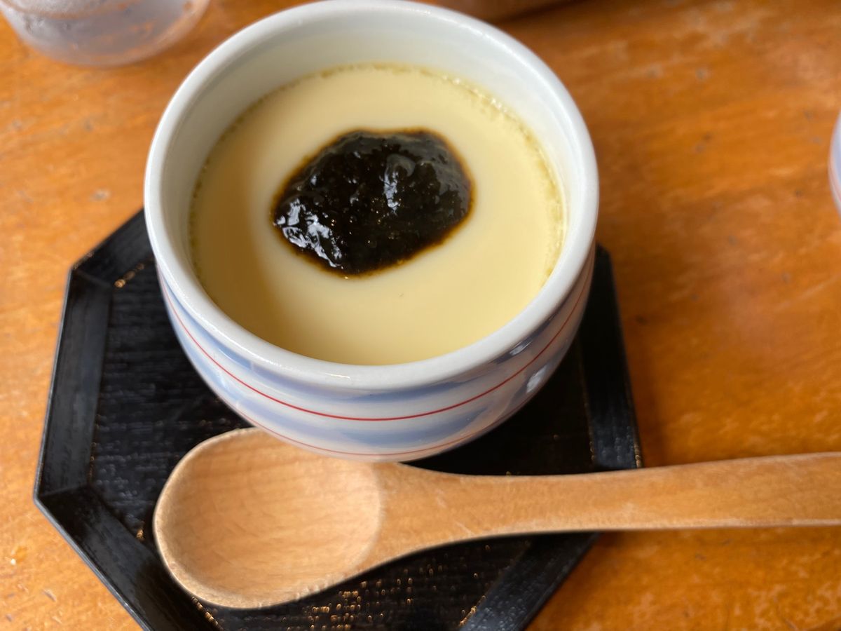 白浜家さんで、ホタテなどを焼いて、海苔のある茶碗蒸し食べました！
映えポイ...