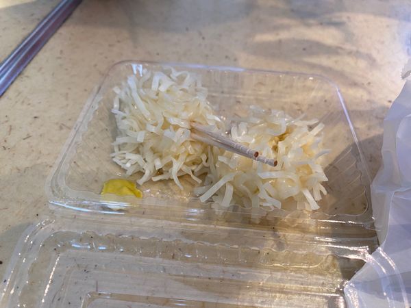 日本・佐賀県「糸島、唐津旅！」の写真：呼子の萬坊さんで食べたイカしゅうまい！
...