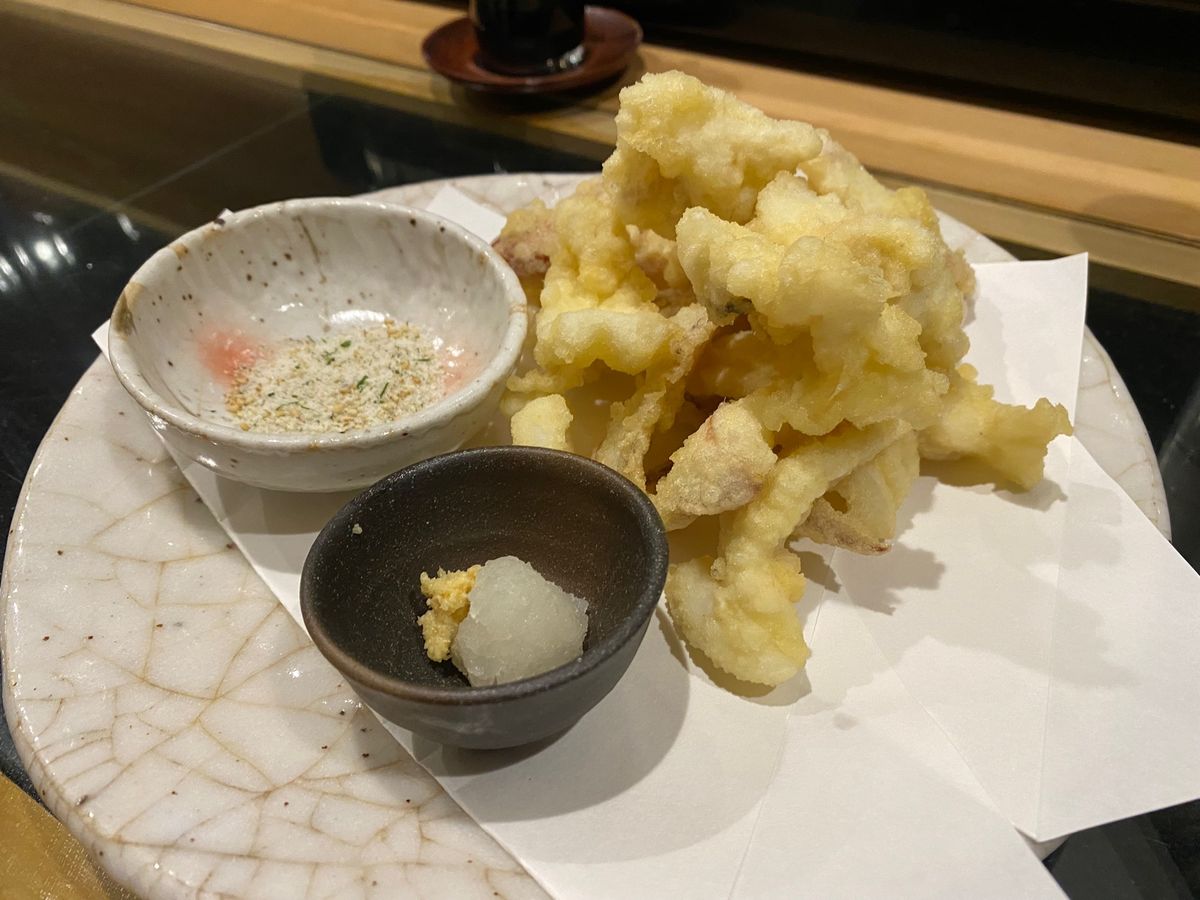 イカイカイカ！
唐津駅の旬風さんでいただきました！

イカが動いてる！