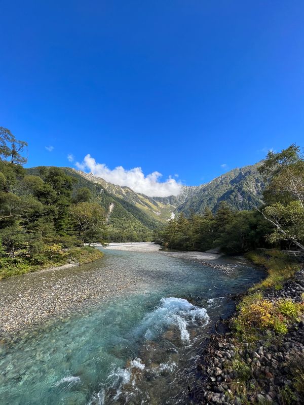 日本・長野「上高地で空気を味わう旅」の写真：上高地2日目
めっちゃ快晴！

白樺荘の...