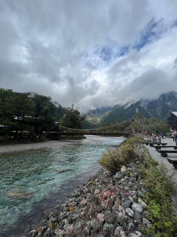 日本・長野「上高地で空気を味わう旅」の写真：1時間半ほどバスに乗り上高地に到着！バス...