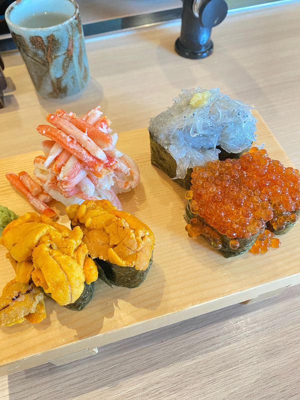 日本・伊豆「静岡 伊東市 伊豆 赤沢」の写真：回転寿司之助
うずわめし
かね光水産
さ...