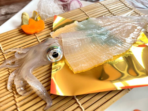 日本・佐賀県「佐賀県ひとり旅」の写真：📍加部島 英松さん

イカの活き造り定食...