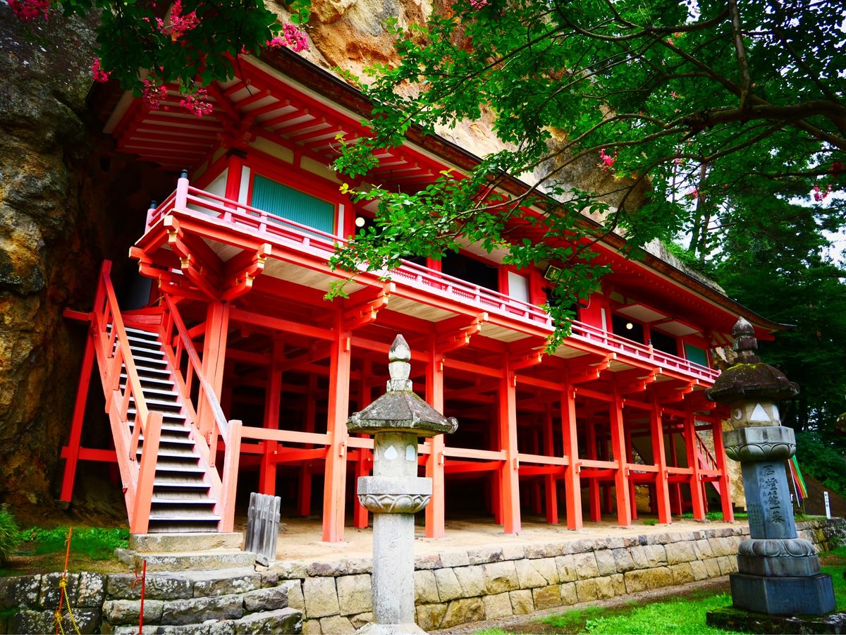 達谷窟毘沙門堂