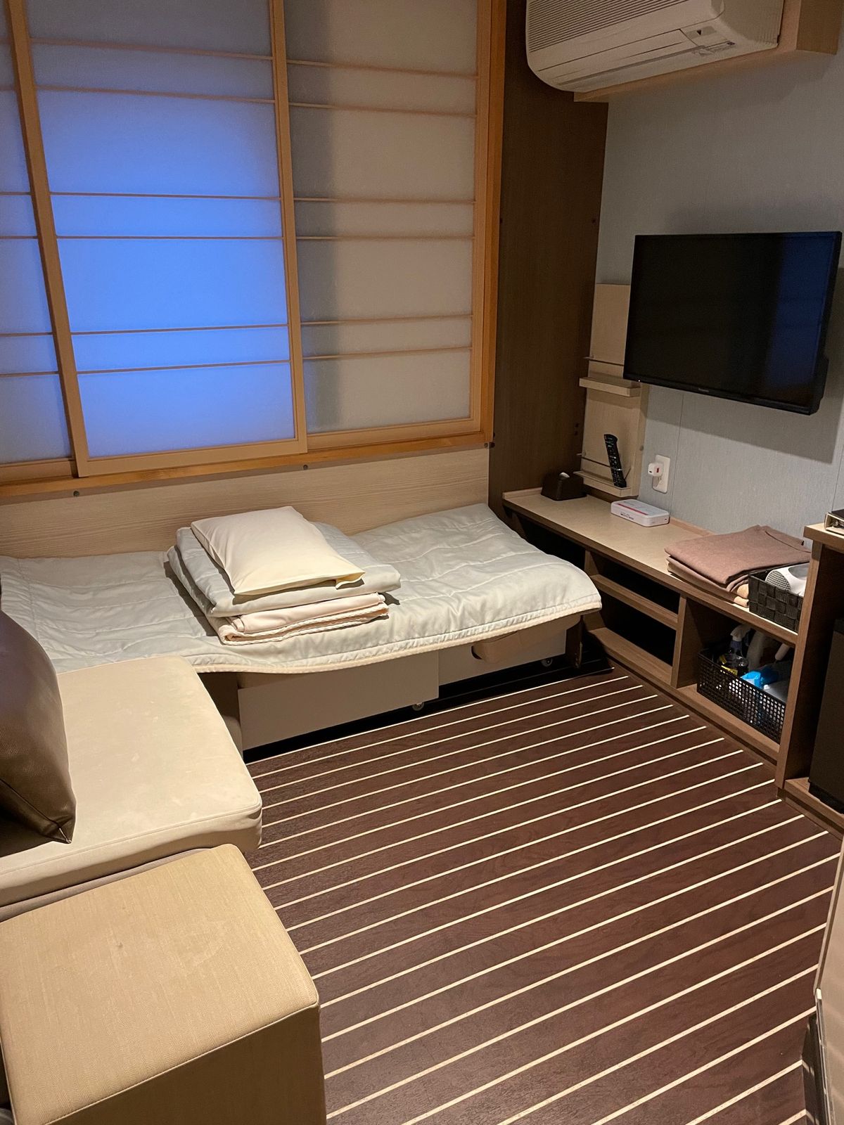 大洗→苫小牧
テレビも映るし、大浴場もある。
朝日もみれたよ。