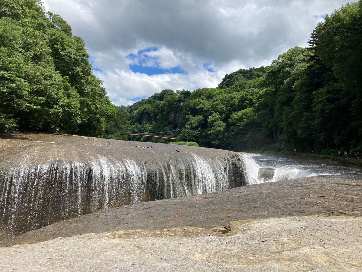 吹き割りの滝と大胡ぐりーんふらわー牧場に行きました。天気が微妙でしたが、楽...