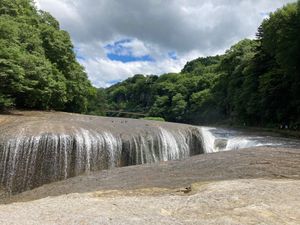 吹き割りの滝と大胡ぐりーんふらわー牧場に行きました。天気が微妙でしたが、楽...