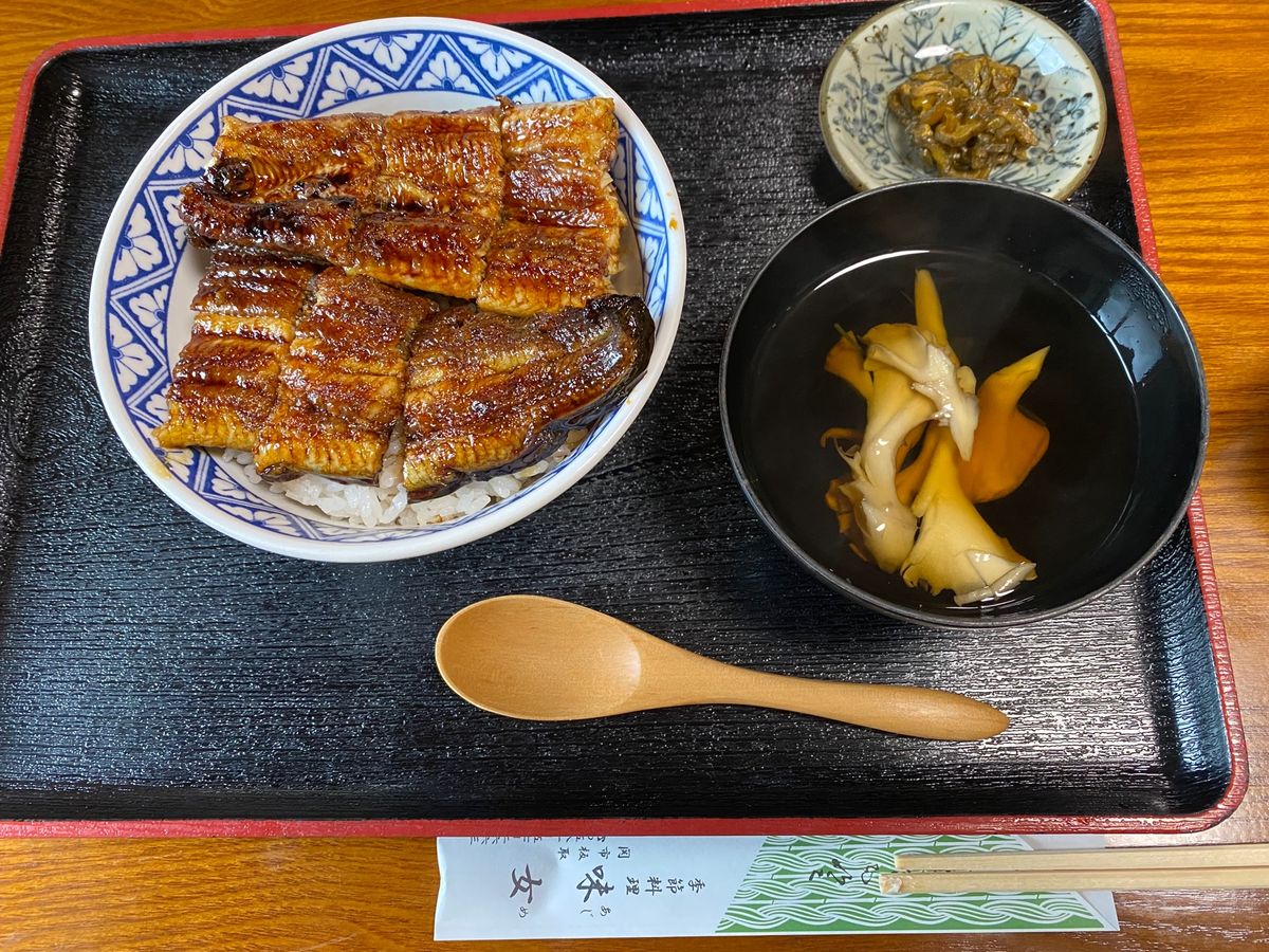 雨降りの中、モネの池へ。
凄く綺麗でした！！
下呂温泉最高！