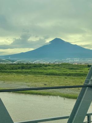 名古屋あたりでドクターイエローに遭遇
そしてまたうどん
