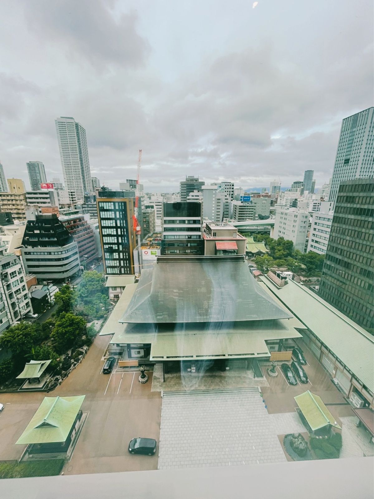 大阪エクセルホテル東急
地下鉄御堂筋線 本町駅