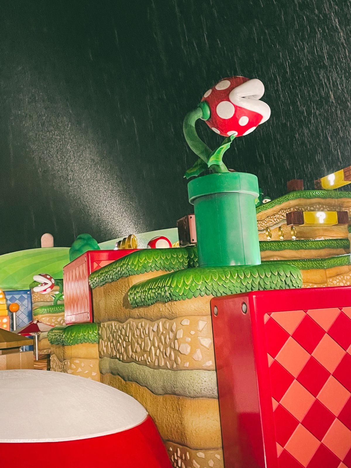 JCBのショーは、
スヌーピーやセサミストリートのキャラクターが
出てきて...