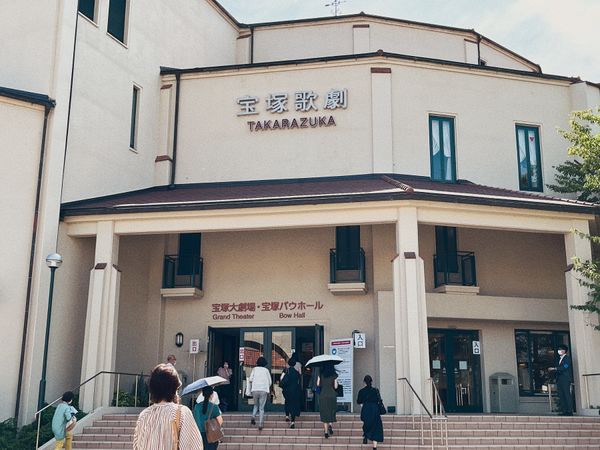 日本・大阪「京都、大阪旅行」の写真：宝塚歌劇団！
題材がハイローで絶対見たか...