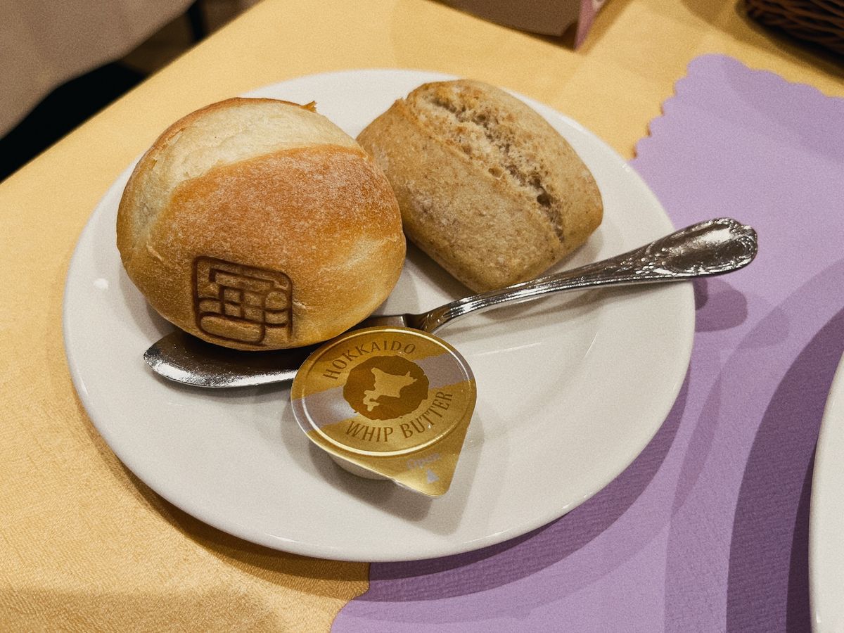 終演後は、レストランで宙組公演限定メニューを食べました！
お土産？も無事買...