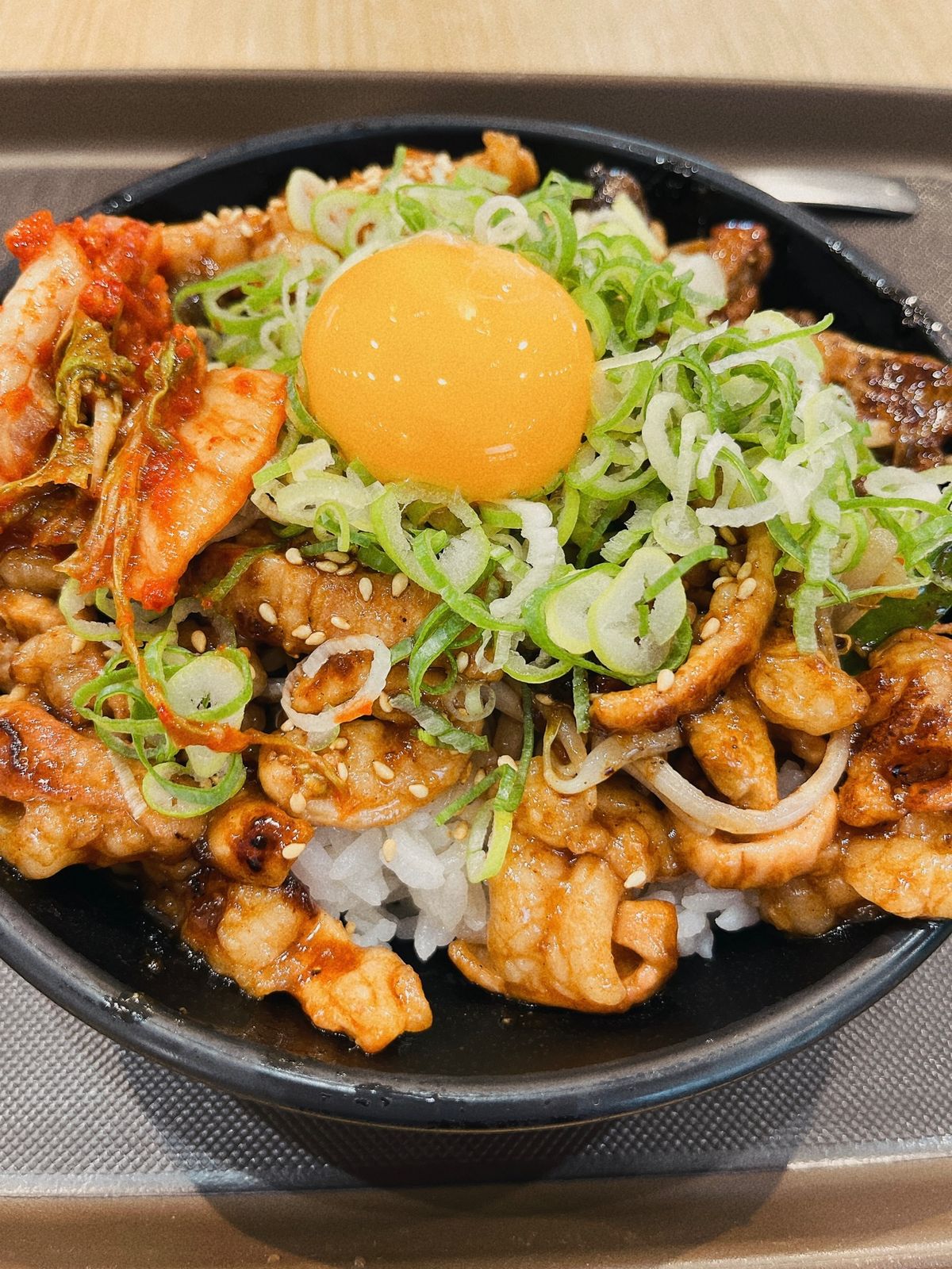 ららぽーとで腹ごしらえ！
ホルたま丼と豚玉お好み焼き。