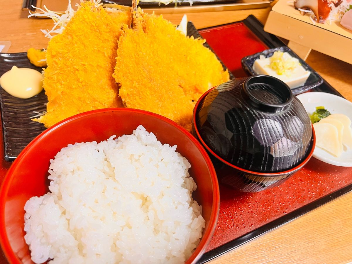 黄金アジが有名なこの辺り。間違いなく、今までで食べたアジフライでNo. 1...