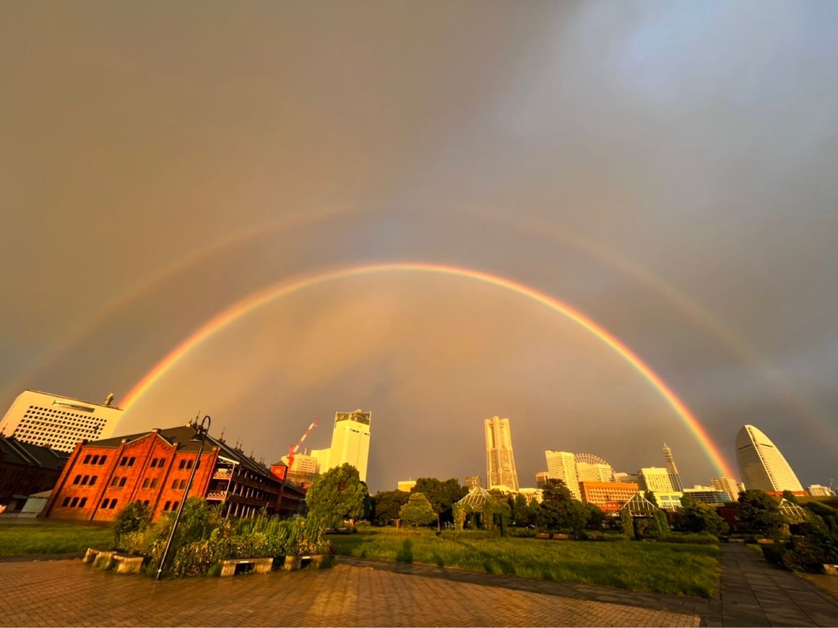夜景が綺麗、朝の虹も凄かった✨