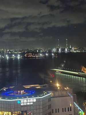 夜景が綺麗、朝の虹も凄かった✨