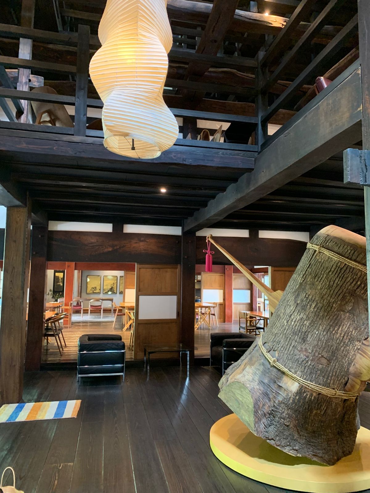 お宿「里山十帖」
至るところにコーヒーを飲みながらのんびりくつろげるスペー...