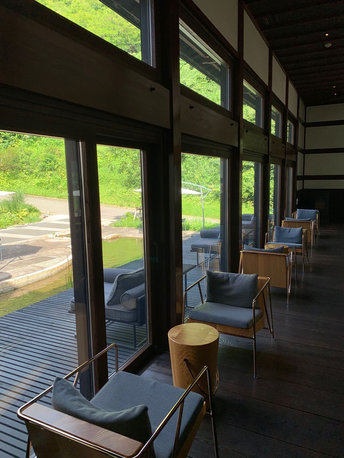 お宿「里山十帖」
至るところにコーヒーを飲みながらのんびりくつろげるスペー...