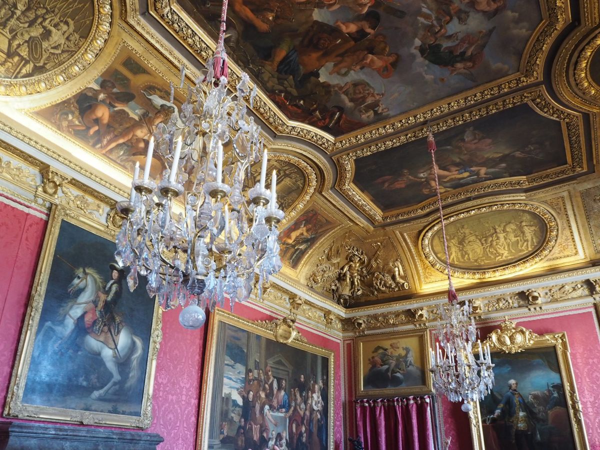 「ベルサイユ宮殿」
まさに豪華絢爛