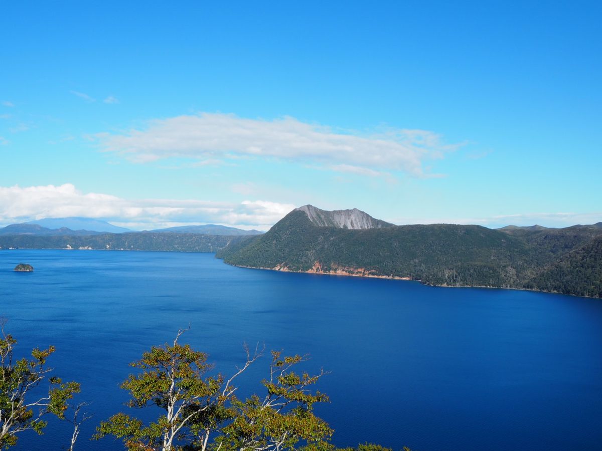 「摩周湖」
昔来た時は濃霧で何も見えなかったけど、今回は綺麗な摩周湖ブルー...