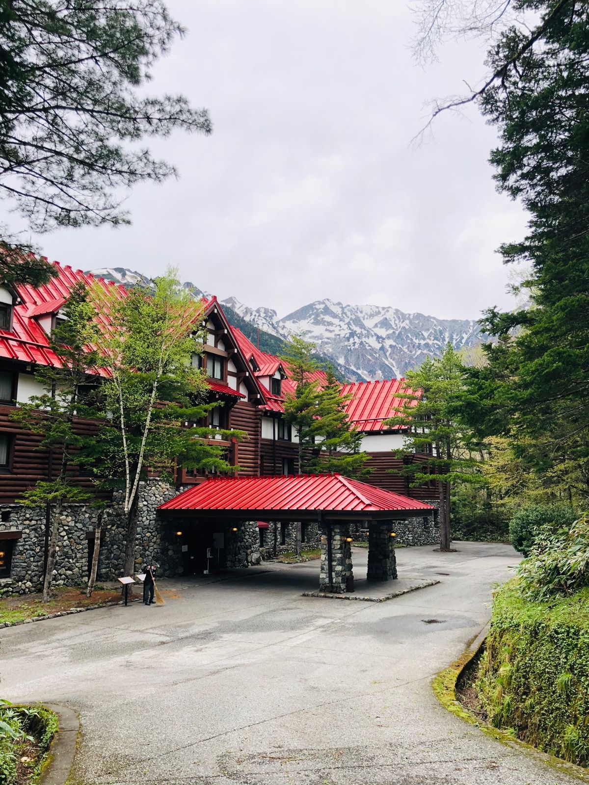 チェックイン時は今にも降り出しそうなお天気でしたが、山はバッチリ見えました。