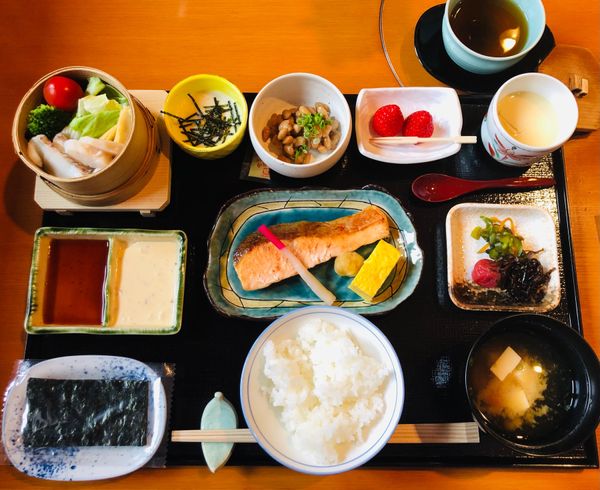 日本・長野県「上高地」の写真：昨夜の雨はさらに増し、土砂崩れの情報が入...