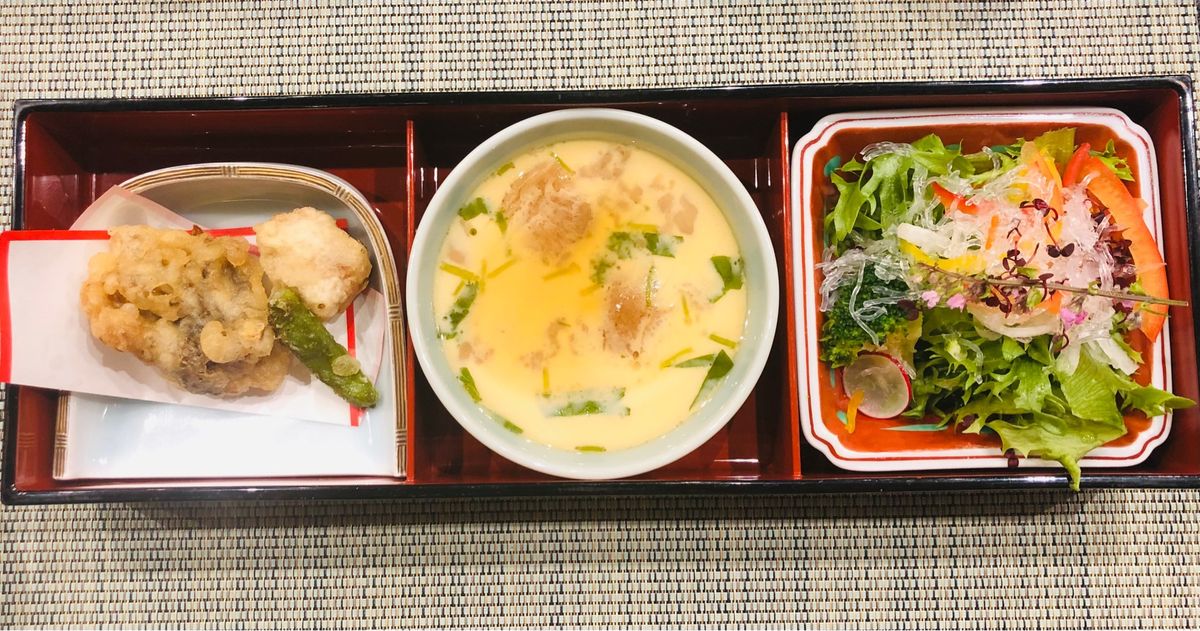 ツアーのお食事。
滋賀県では有名なお店ですが、実は私、お肉が苦手…