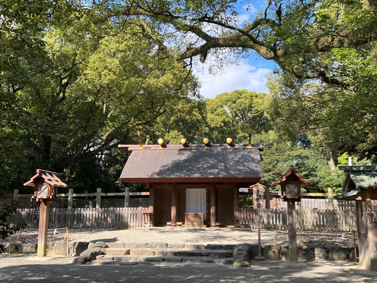 愛知県名古屋市
●熱田神宮の本宮
●熱田神宮　大楠の御神木
●上知我麻神社...
