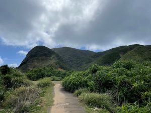 ホノホシ海岸🌊
ここはいつきても荒波、そして大きな岩山。自然の偉大さ雄大さ...