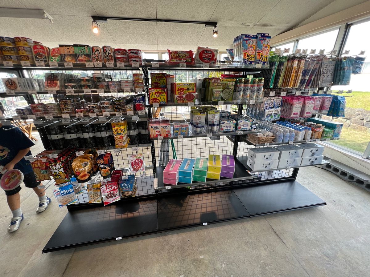 RECAMP館山に到着
都内からだとノンストップでは2時間弱だけど、昼食べ...