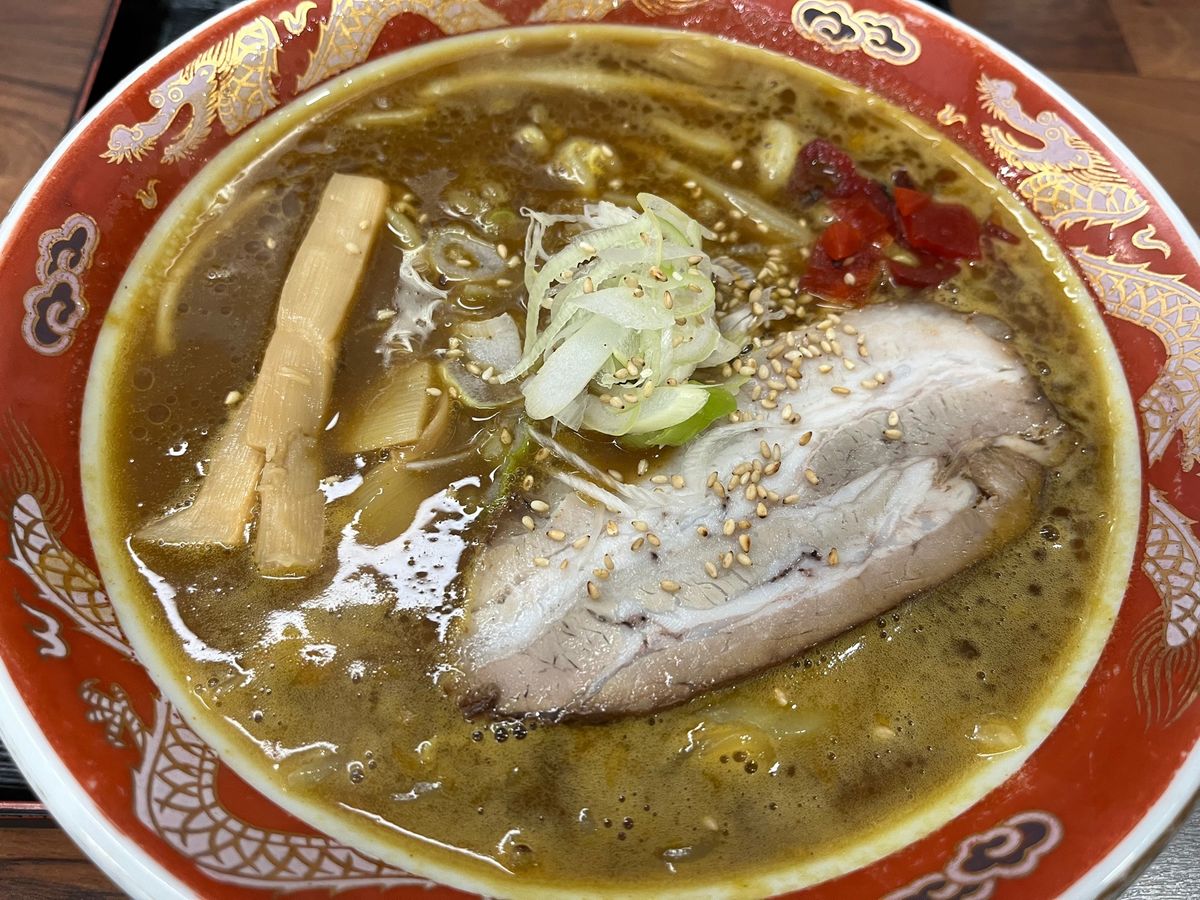 室蘭名物のカレーラーメン🍜
初めて食べたけど、これハマった😆
うずらんソフ...