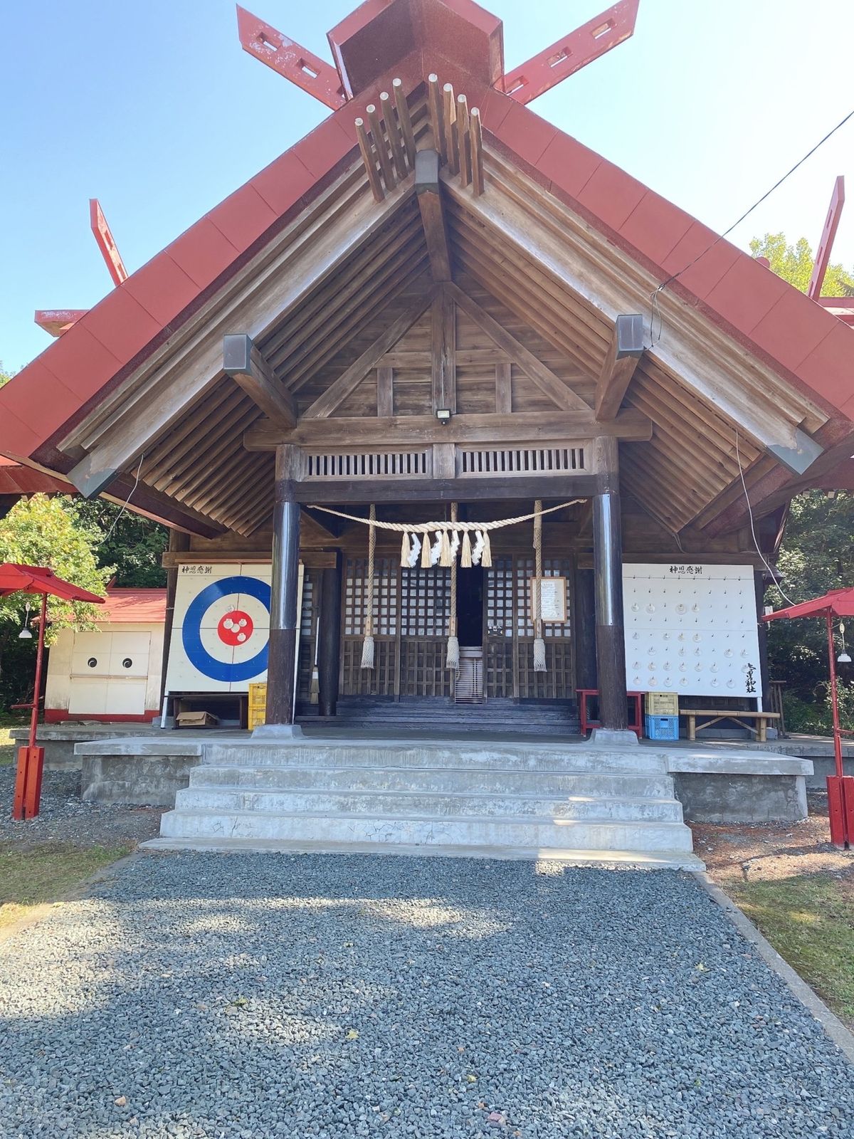 カーリングで有名な常呂町の神社
絵馬もホタテ貝でした