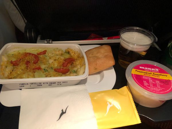 オーストラリア連邦・シドニー「カンタスのジャンボでシドニー遠征」の写真：帰りも機内食は2回です。