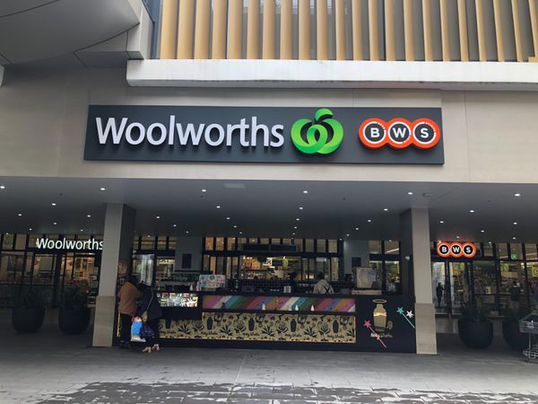 オーストラリア連邦・シドニー「カンタスのジャンボでシドニー遠征」の写真：スーパーでお酒の買い出し。