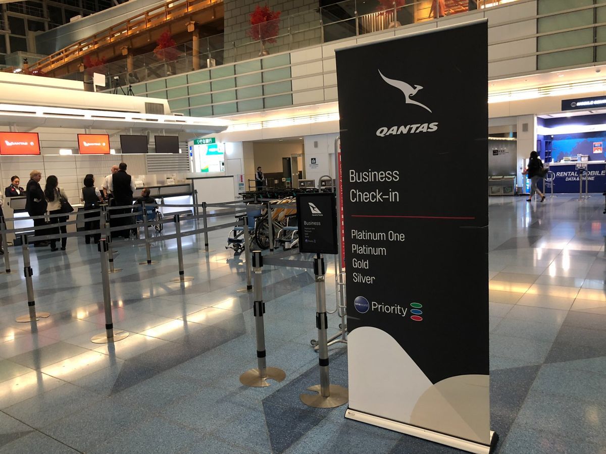 チェックイン後はサクララウンジでJALカレーです。