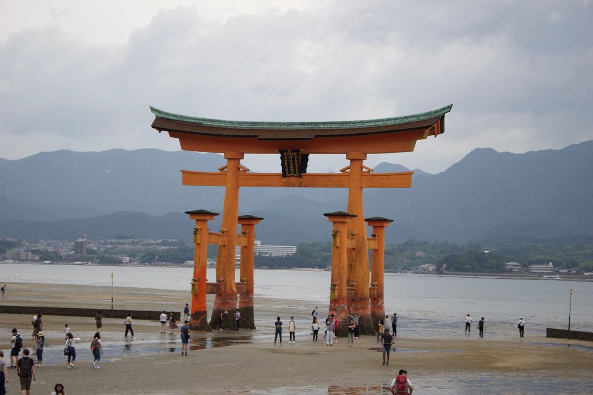 原爆ドーム
広島城
厳島神社