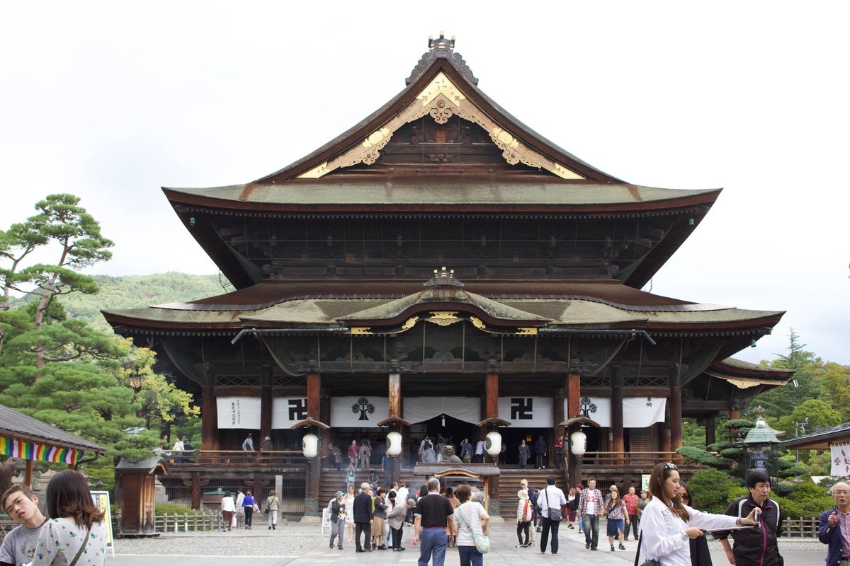 善光寺
松本城
旧開智学校
高島城